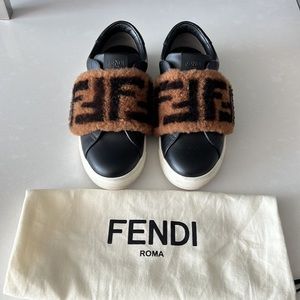 FENDI FUR LOGO LOW TOP SHOES